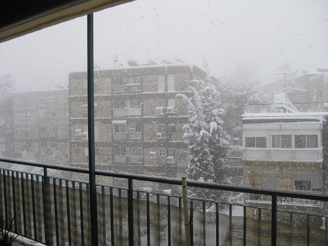 Snow in Jerusalem. Photo by Anat Mooreville, 2013.