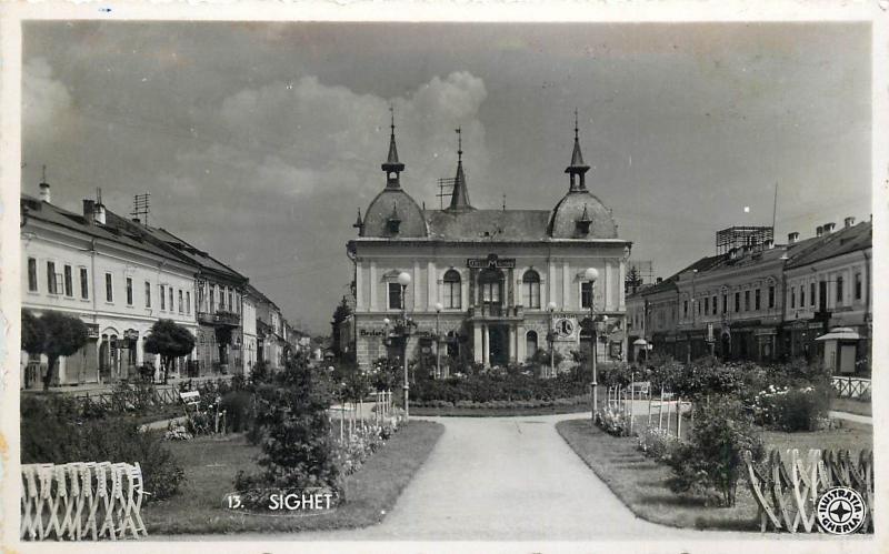 Black and white postcard of a church in Sighet, Romania